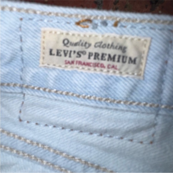 Levi’s 501 Original Fit Jeans Light Wash Cropped Raw Hem Button Fly W29 L26 - Picture 8 of 11